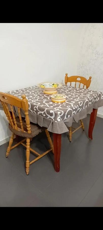 Napoli milionaria Villa Esterno foto