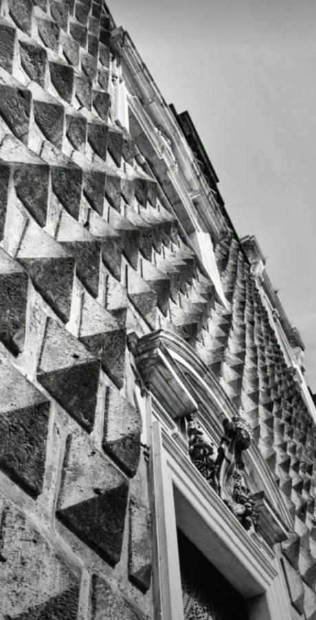Napoli milionaria Villa Esterno foto